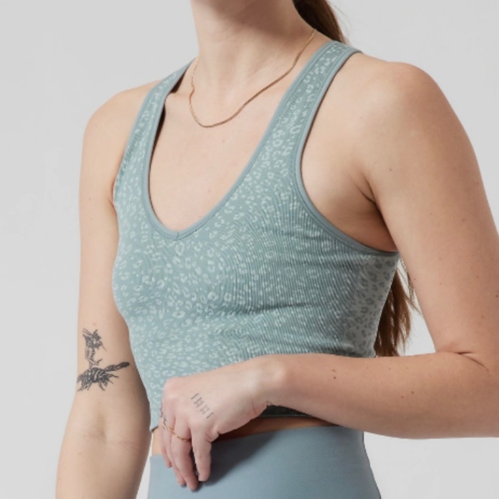 Athleta Blue Cheetah Print Aurora Seamless Crop Rib Tank